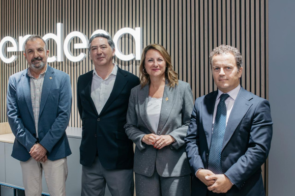 Bego�a Carrasco subraya la dinamizaci�n del centro con la apertura del Punto Endesa en el coraz�n de Castell�n