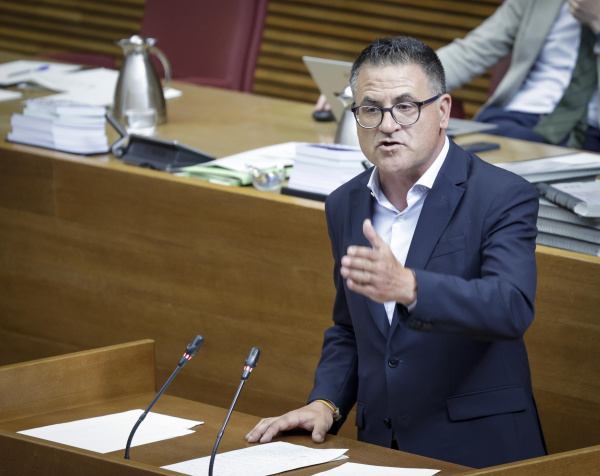 El PPCV denuncia que los nuevos trenes de Cercan�as esquivan a la Comunitat: 'S�nchez nos vuelve a dejar en el vag�n de cola'