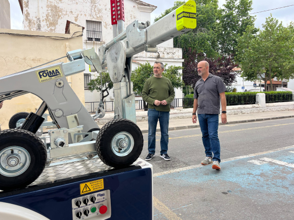 La Polic�a Local de la Vall d'Uix� incorpora una gr�a de �ltima generaci�n para la retirada de veh�culos