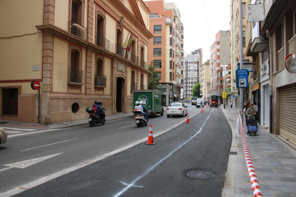 La calle Gobernador recupera sus dos carriles tras avanzar la segunda fase del TRAM