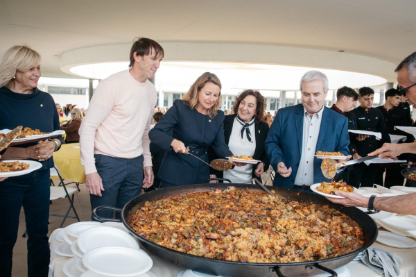 Bego�a Carrasco apoya la Paella Solidaria a favor de la Asociaci�n de Parkinson de Castell�n