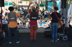 L'�ltima jornada de la Fira del Llibre tanca amb concerts i firmes al jard� Jaume I