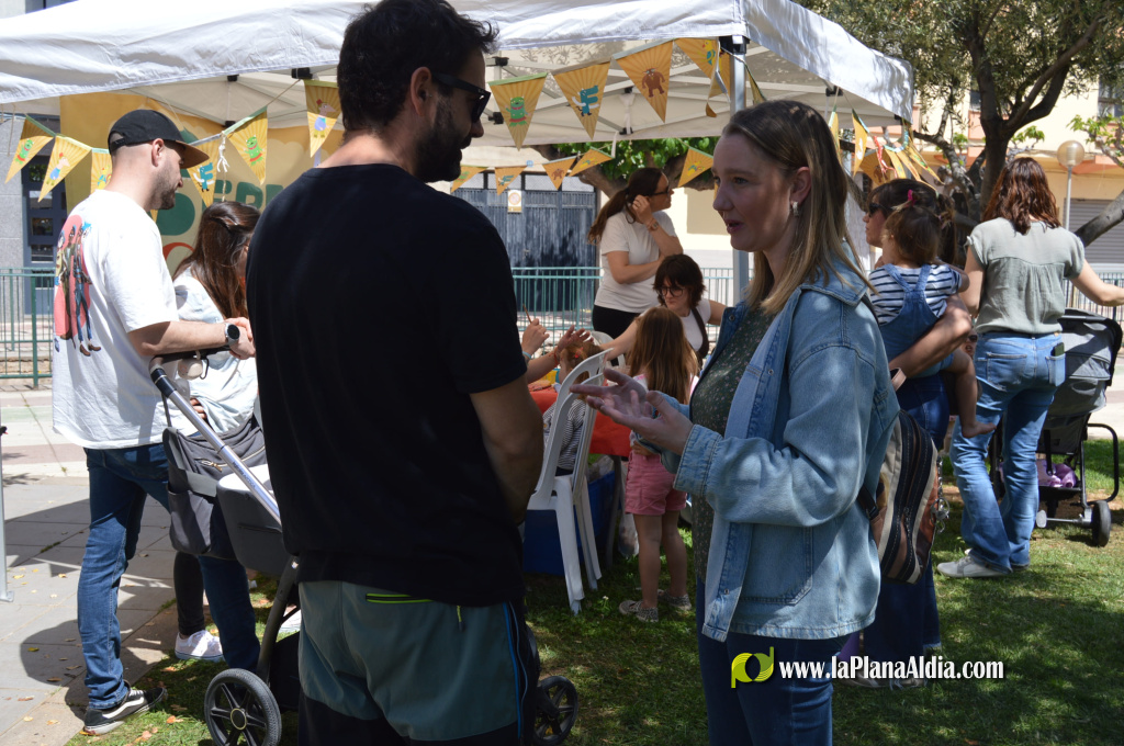 L'�ltima jornada de la Fira del Llibre tanca amb concerts i firmes al jard� Jaume I