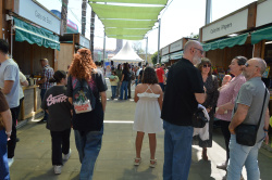 L'�ltima jornada de la Fira del Llibre tanca amb concerts i firmes al jard� Jaume I