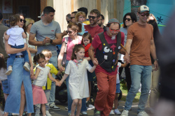 L'�ltima jornada de la Fira del Llibre tanca amb concerts i firmes al jard� Jaume I