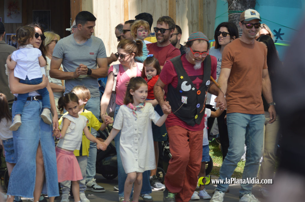 L'�ltima jornada de la Fira del Llibre tanca amb concerts i firmes al jard� Jaume I