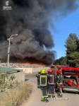 Incendi en una planta de reciclatge d'Onda mobilitza set dotacions i activa el Pla Territorial d'Emerg?ncies