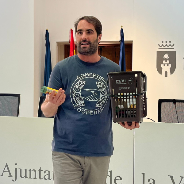 La Vall d'Uix� inicia una nueva campa�a de reparto del cubo marr�n para impulsar la separaci�n de residuos org�nicos