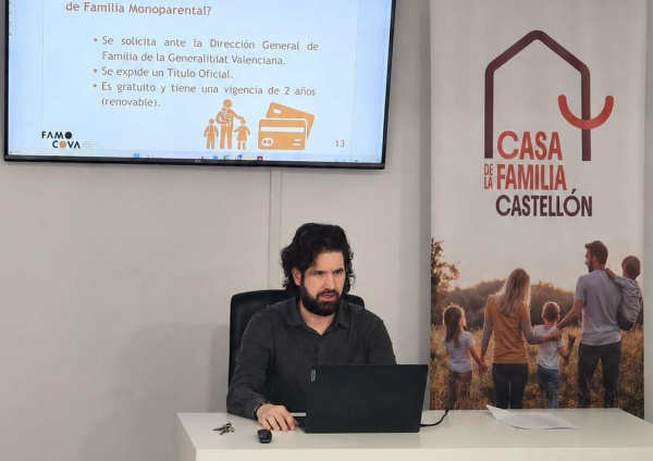 La Casa de la Familia de Castell�n acoge una charla formativa para familias monoparentales impartida por FAMOCOVA