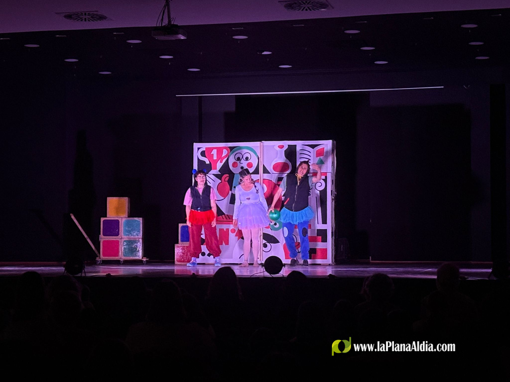 Almenara celebra amb �xit la novena edici� del Festival Cultural 'Nit Taronja'
