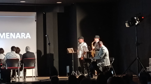Almenara celebra con �xito la IX edici�n del Festival Cultural 'Nit Taronja'
