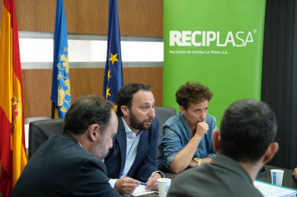 Reciplasa refuerza la coordinaci�n institucional para garantizar el servicio tras el incendio de su planta