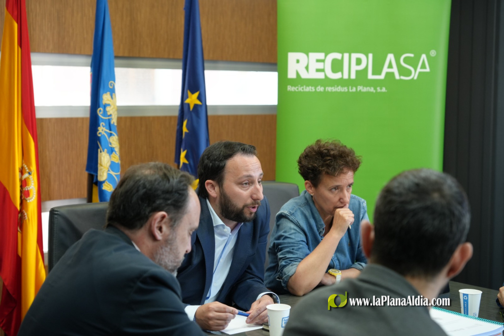 Reciplasa refuerza la coordinaci�n institucional para garantizar el servicio tras el incendio de su planta