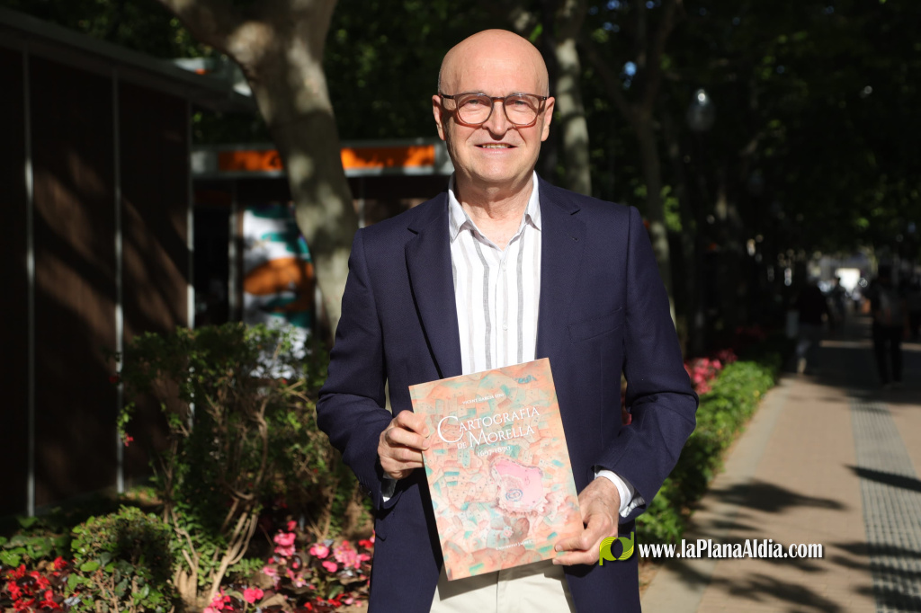 La Universitat Jaume I presenta en la Fira del Llibre de Castell� tres publicacions de Vicent Garc�a Edo