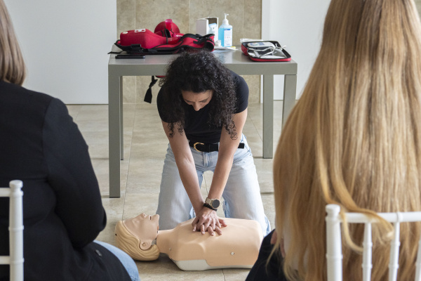 El CEU imparte talleres de reanimaci�n cardiopulmonar a entrenadores del Villarreal CF