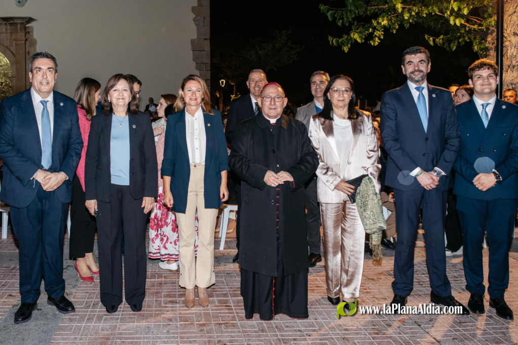 Castell� rende homenatge a la seua Patrona amb la tradicional serenata dedicada a la Mare de D�u del Lled�