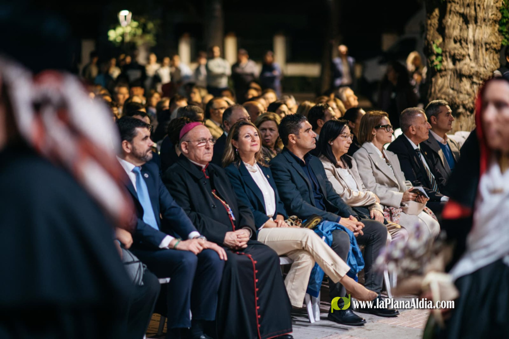 Castell� rende homenatge a la seua Patrona amb la tradicional serenata dedicada a la Mare de D�u del Lled�