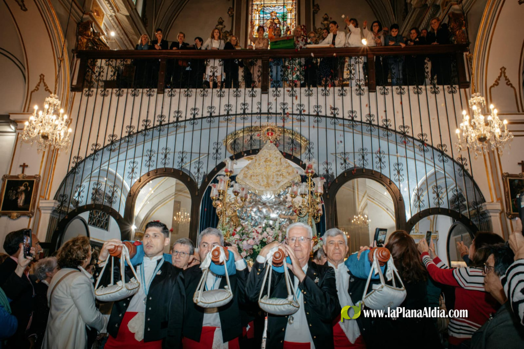 La process� general posa el broquet d'or a la Mare de D�u del Lled� a Castell�