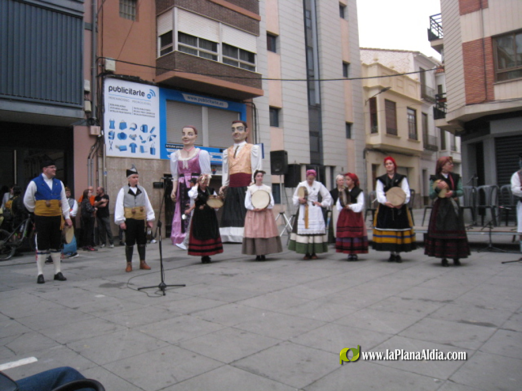 Borriana en Dansa celebra su novena edici�n con un desfile de folklore y tradici�n