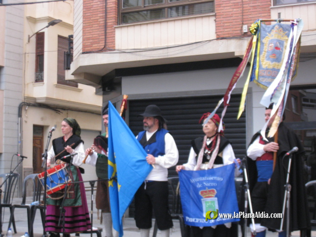 Borriana en Dansa va reviure la novena edici� amb una desfilada de folklore i tradici�