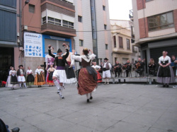 Borriana en Dansa va reviure la novena edici� amb una desfilada de folklore i tradici�
