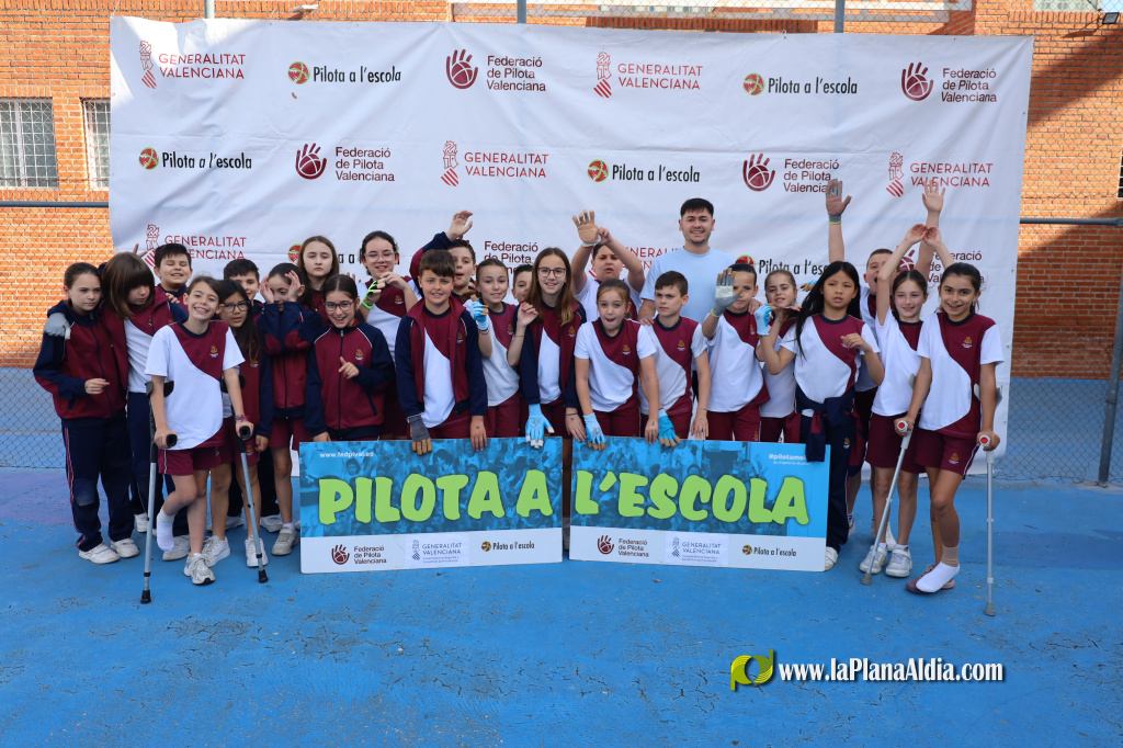 350 alumnes participen en la Trobada de Pilota Escolar a Tavernes de la Valldigna
