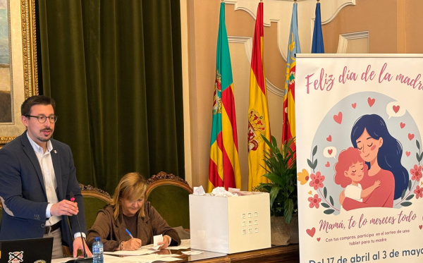Castell� celebra el sorteig de dues tauletes a la campanya del Dia de la Mare