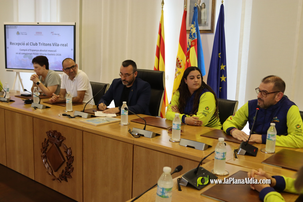 Vila-real reconeix al Club Tritons el seu t�tol absolut mascul� en el Campionat d'Espanya de Nataci�