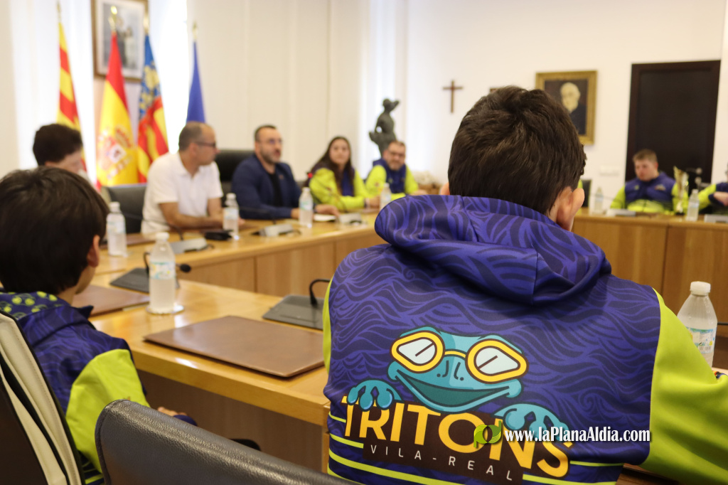 Vila-real reconeix al Club Tritons el seu t�tol absolut mascul� en el Campionat d'Espanya de Nataci�