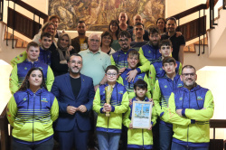 Vila-real reconeix al Club Tritons el seu t�tol absolut mascul� en el Campionat d'Espanya de Nataci�