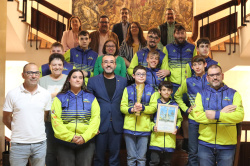Vila-real reconeix al Club Tritons el seu t�tol absolut mascul� en el Campionat d'Espanya de Nataci�