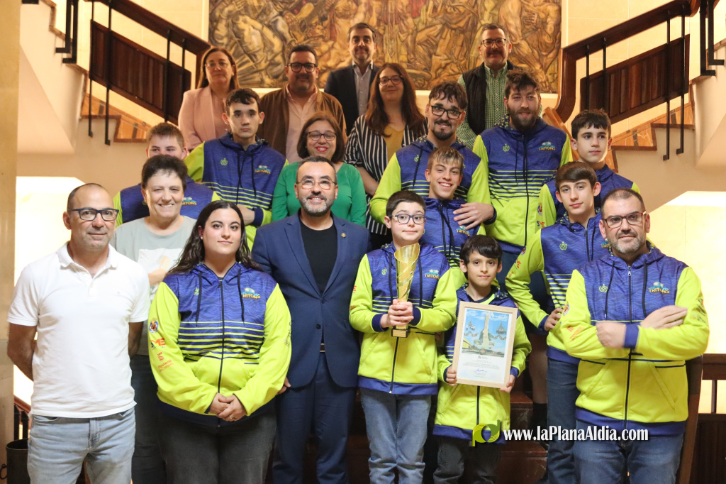 Vila-real reconeix al Club Tritons el seu t�tol absolut mascul� en el Campionat d'Espanya de Nataci�