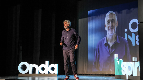 Juanma Iturriaga llena el Teatro M�naco en una nueva sesi�n de Onda Inspira sobre liderazgo y trabajo en equipo