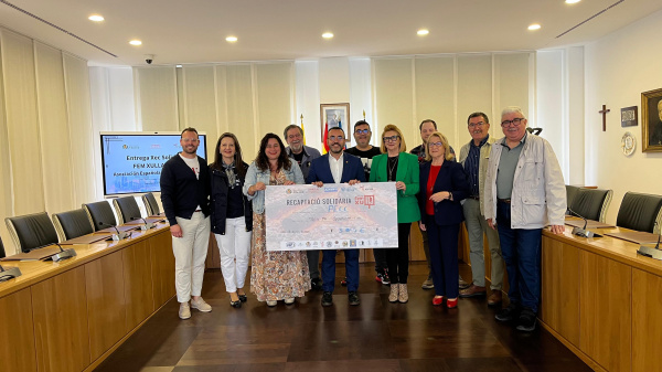 La segunda edici�n del Xec Solidari de Fem Xulla recauda 3.045 euros para la Asociaci�n Espa�ola Contra el C�ncer