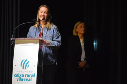 Cerca d'1.000 alumnes de 5� de Prim�ria i 2n d'ESO de Vila-real van participar en la entrega de premis del 5� Certamen Literari de la Delegaci� de Vila-real de l'Associaci� Castell� Contra el C�ncer, amb la participaci� de 14 aules de Prim�ria i 27 de Sec