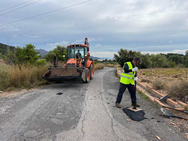 el-ayuntamiento-de-la-vall-d-uixo-adelanta-la-campa-a-de-bacheo-de-los-caminos-rurales