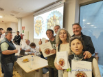 Gran ?xito y curiosidad sobre los platos de enga?o de la Real F?brica que protagonizan un libro