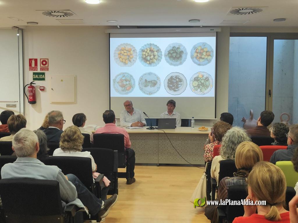 Gran ?xito y curiosidad sobre los platos de enga?o de la Real F?brica que protagonizan un libro
