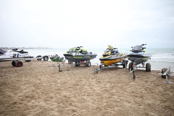 La Platja de l'Arenal de Borriana rugeix amb la jornada reina del Campionat d'Espanya de Motos de Agua