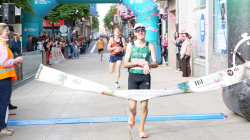 La 5K Rosarieres, inclosa en el Circuit de Curses Populars de Vila-real, organitzada pel Servei Municipal d'Esports (SME), va reunir m�s de 700 inscrits; guanyen Carlos Folch Bord�s i Rosa Peguero Cadaval