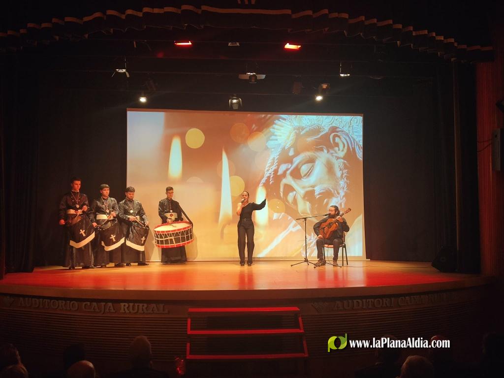 Lleno total en el Auditorio de la Caixa Rural alcorino por el 50 aniversario de la Hdad del Cristo