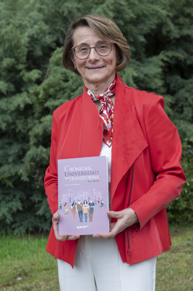 La rectora Eva Alc�n presenta 'Cr�nica de una universidad que transforma' y defiende la UJI como bien p�blico