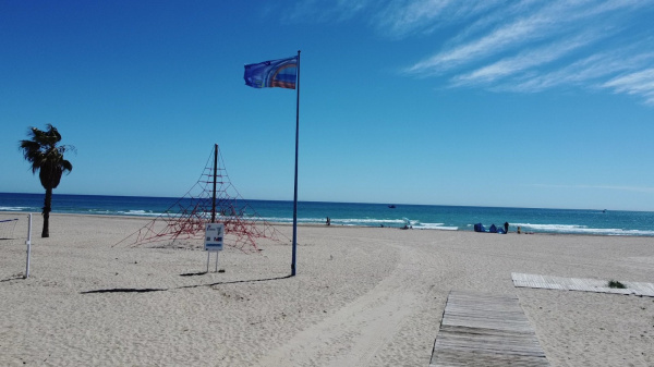 Burriana refuerza el mantenimiento de sus playas con dos nuevas contrataciones a través del Plan de Empleo 2026