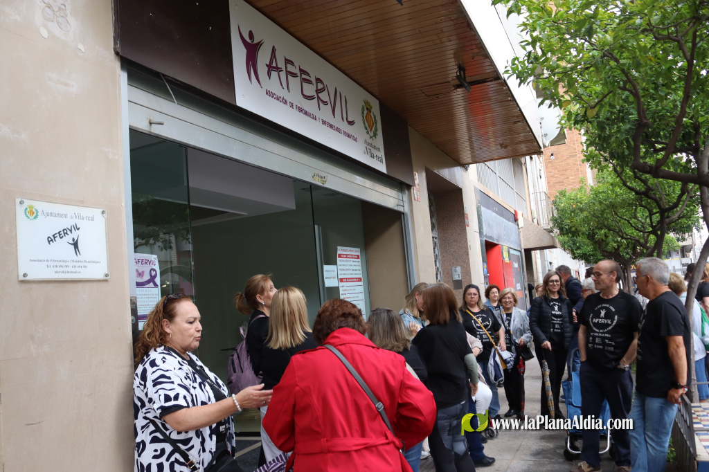 Vila-real conmemora el Dia Mundial de la Fibromi�lgia; la pluja susp�n la marxa i la dirigeix a la seu d'Afervil