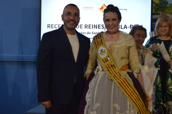 la-recepcio-a-les-reines-de-vila-real-reuneix-24-candidates-i-ret-homenatge-a-78-regnats