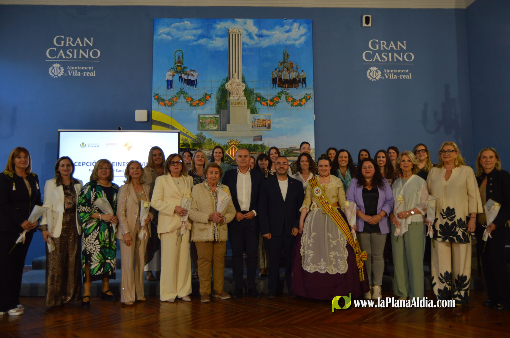 La recepci� a les reines de Vila-real reuneix 24 candidats i rende homenatge a 78 regnats