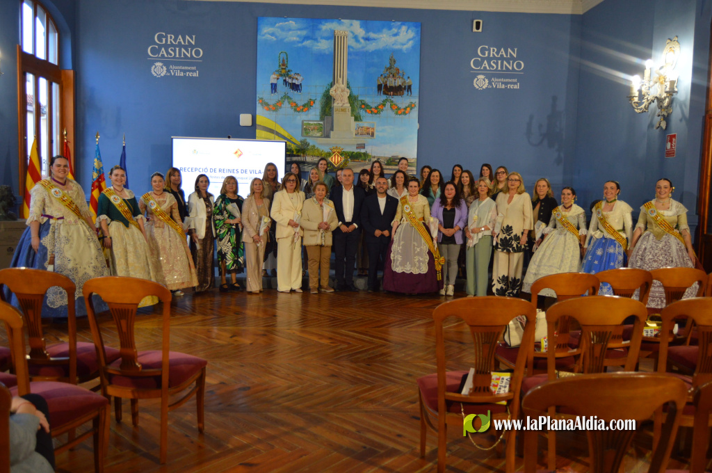 La recepci� a les reines de Vila-real reuneix 24 candidats i rende homenatge a 78 regnats