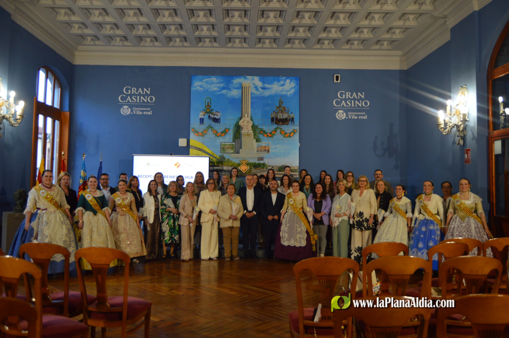 La recepci� a les reines de Vila-real reuneix 24 candidats i rende homenatge a 78 regnats