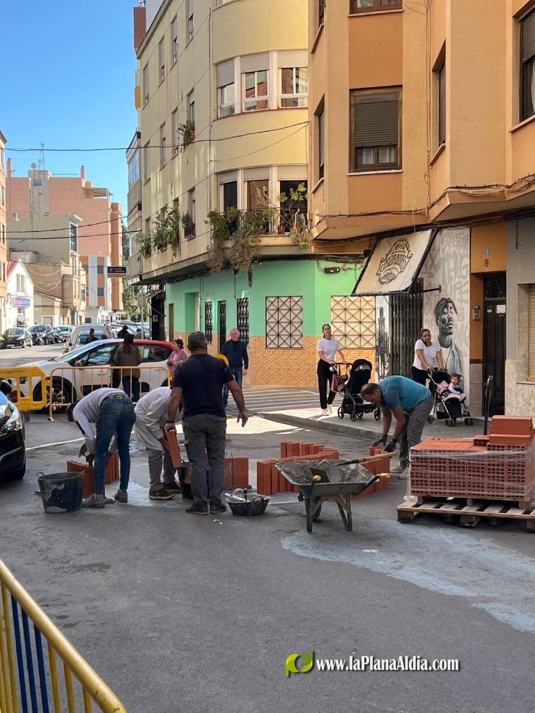 Las Cruces de Mayo empiezan a vestir las calles de Burriana
