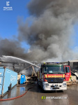 L'incendi continua actiu en una empresa de processament d'ametlla a la Vall d'Alba, Castell?